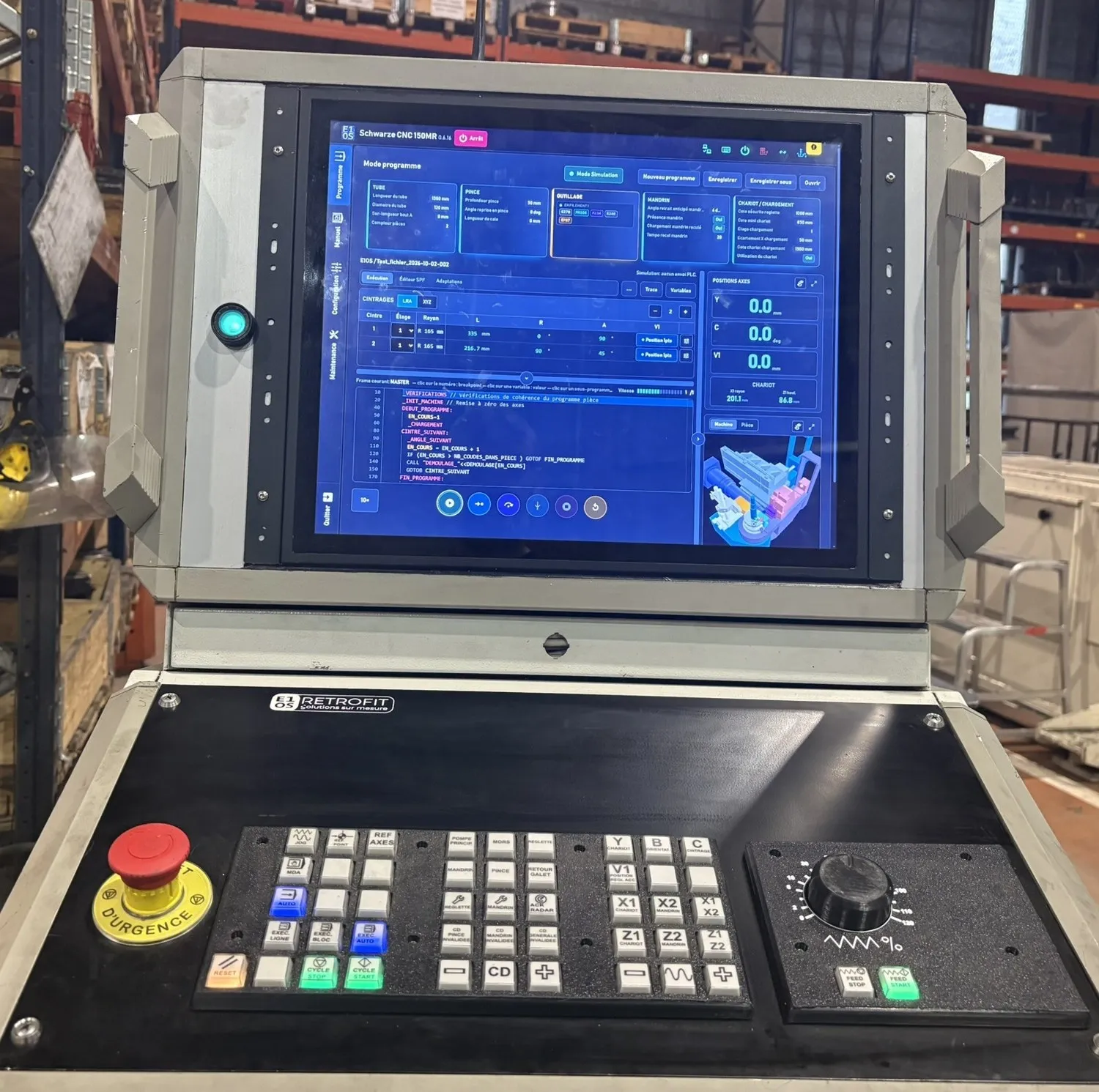 Pupitre de commande et interface opérateur E1OS installés sur une cintreuse de tubes CNC rétrofitée